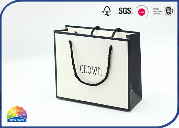 Resuable Eco Friendly Customized Paper Gift Bags 4C Printed For Christmas Product